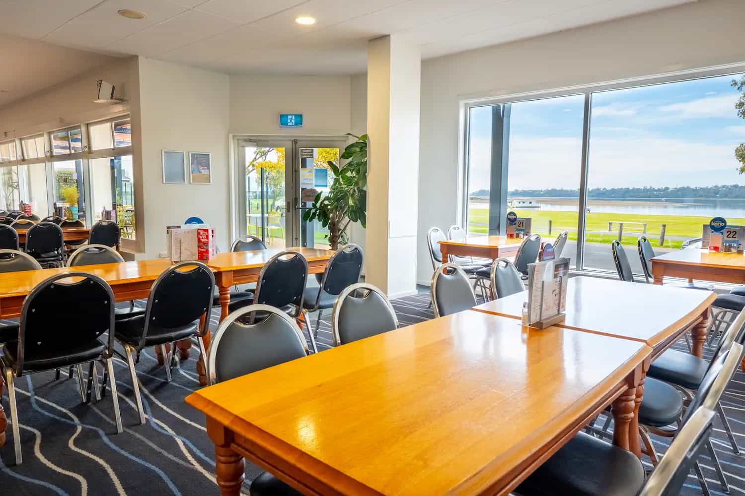 Bayside Hotel bistro