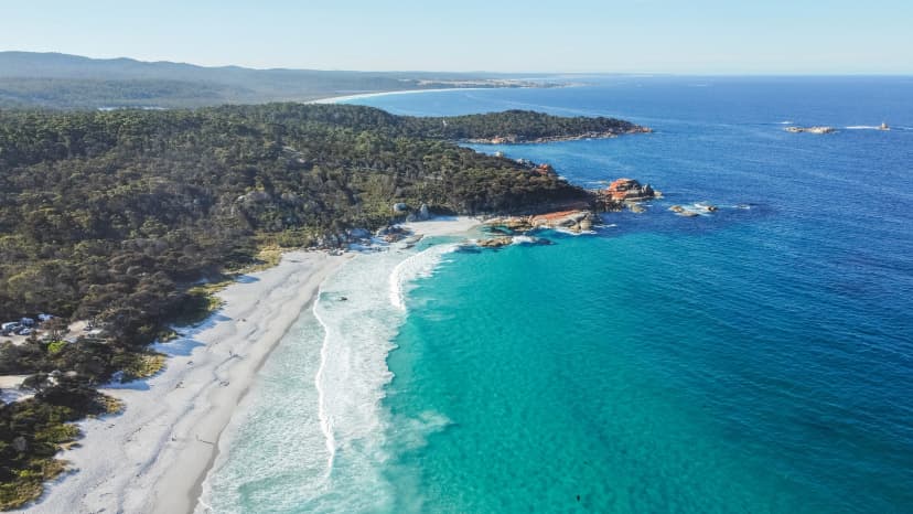 The white beaches of the Bay of Fires