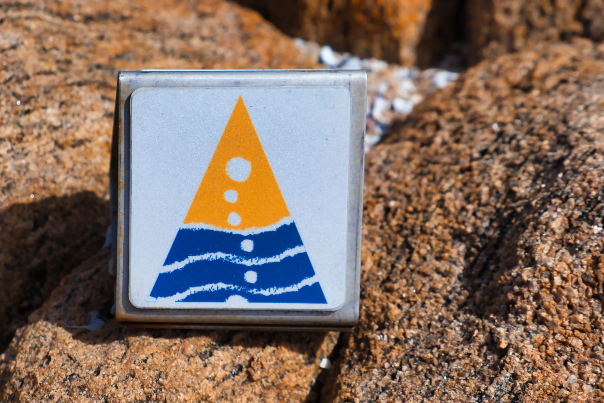 A Cape to Cape Track marker