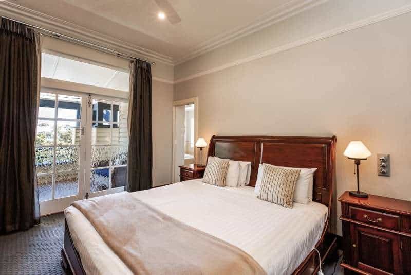Caves House Hotel bedroom