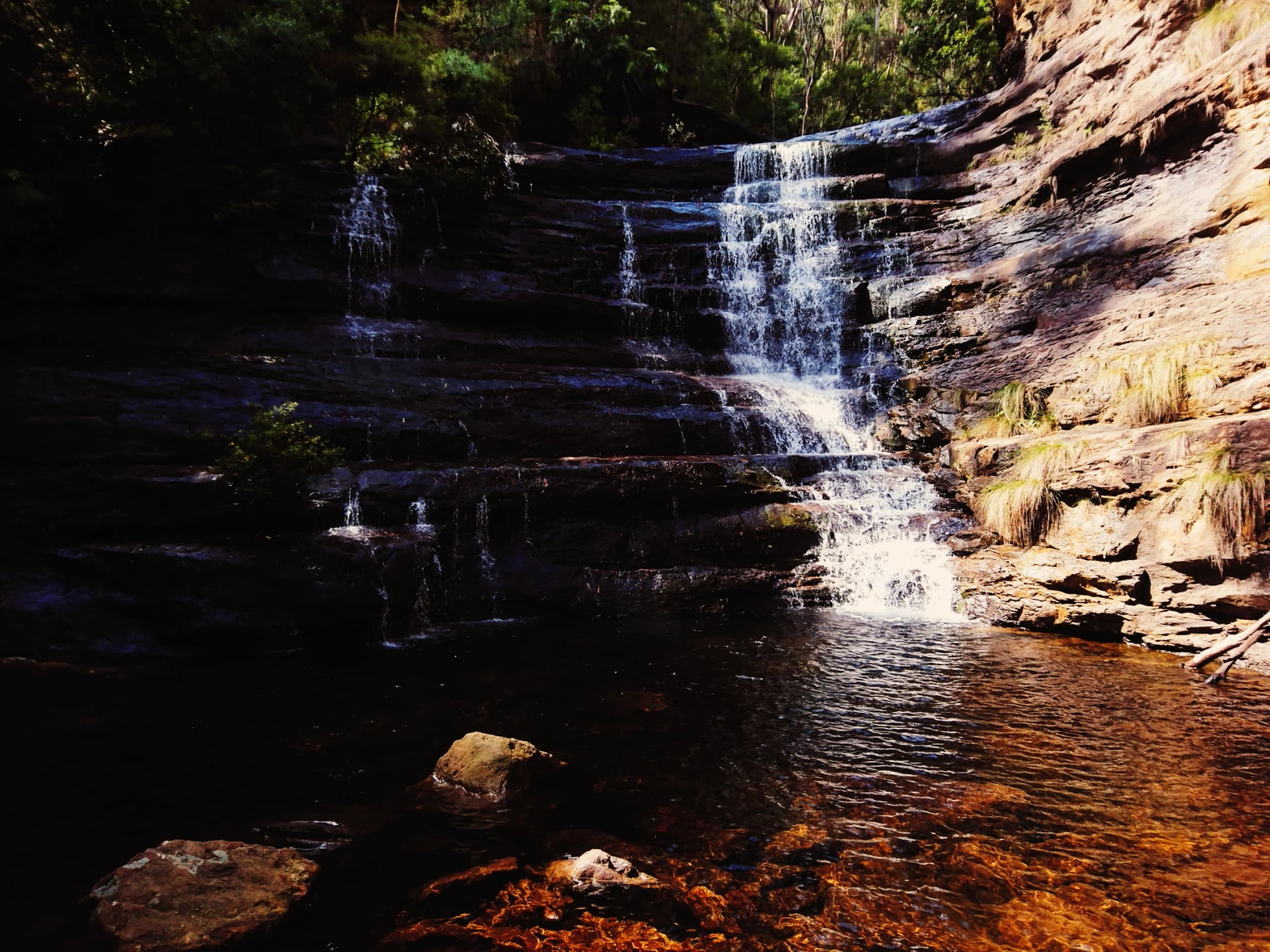 Climb down to Victoria Falls near Mount Victoria